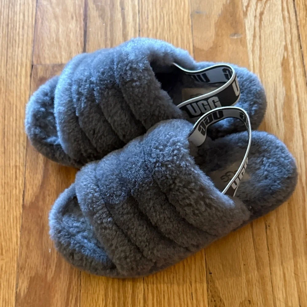 UGG sz 13 Shearling Kids Cozy Gray Slippers great pre owned condition